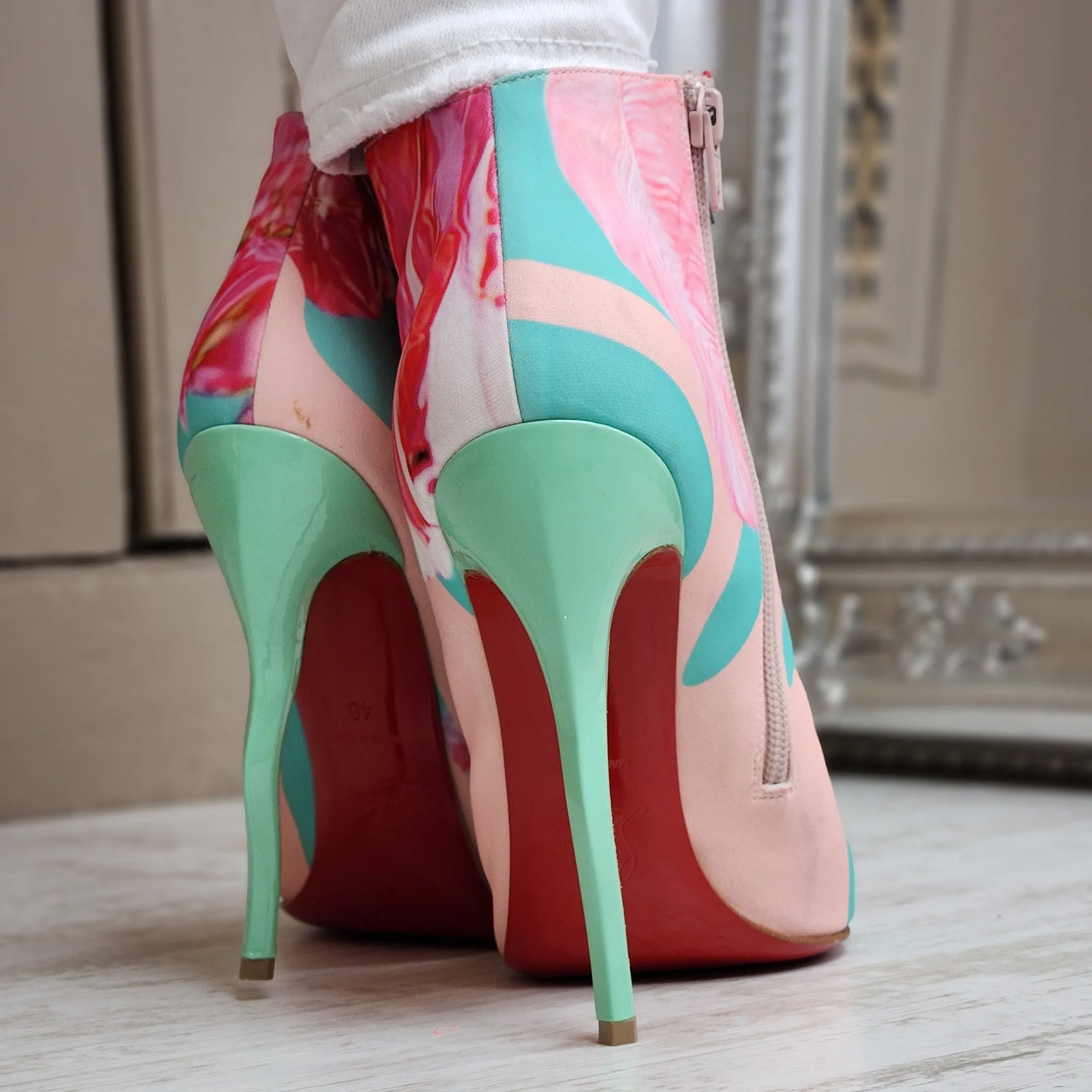 CHRISTIAN LOUBOUTIN SO KATE WAWY HEEL BOOTS EU 40/ UK 7