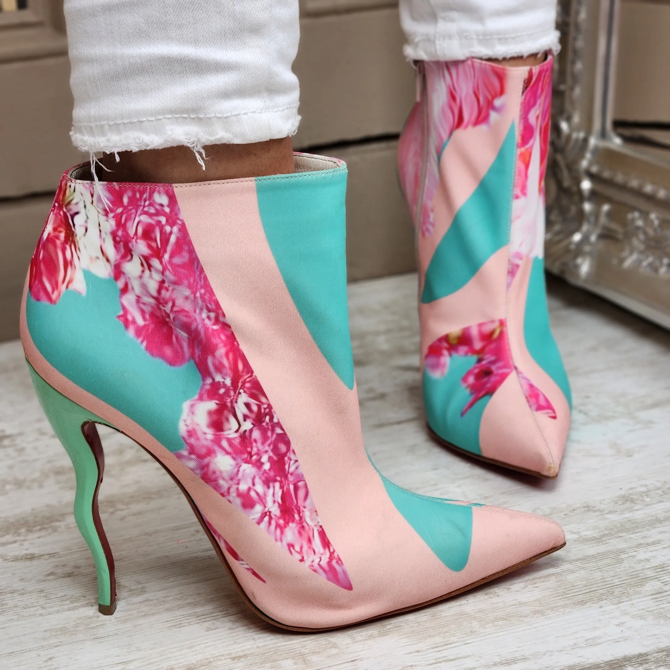 CHRISTIAN LOUBOUTIN SO KATE WAWY HEEL BOOTS EU 40/ UK 7