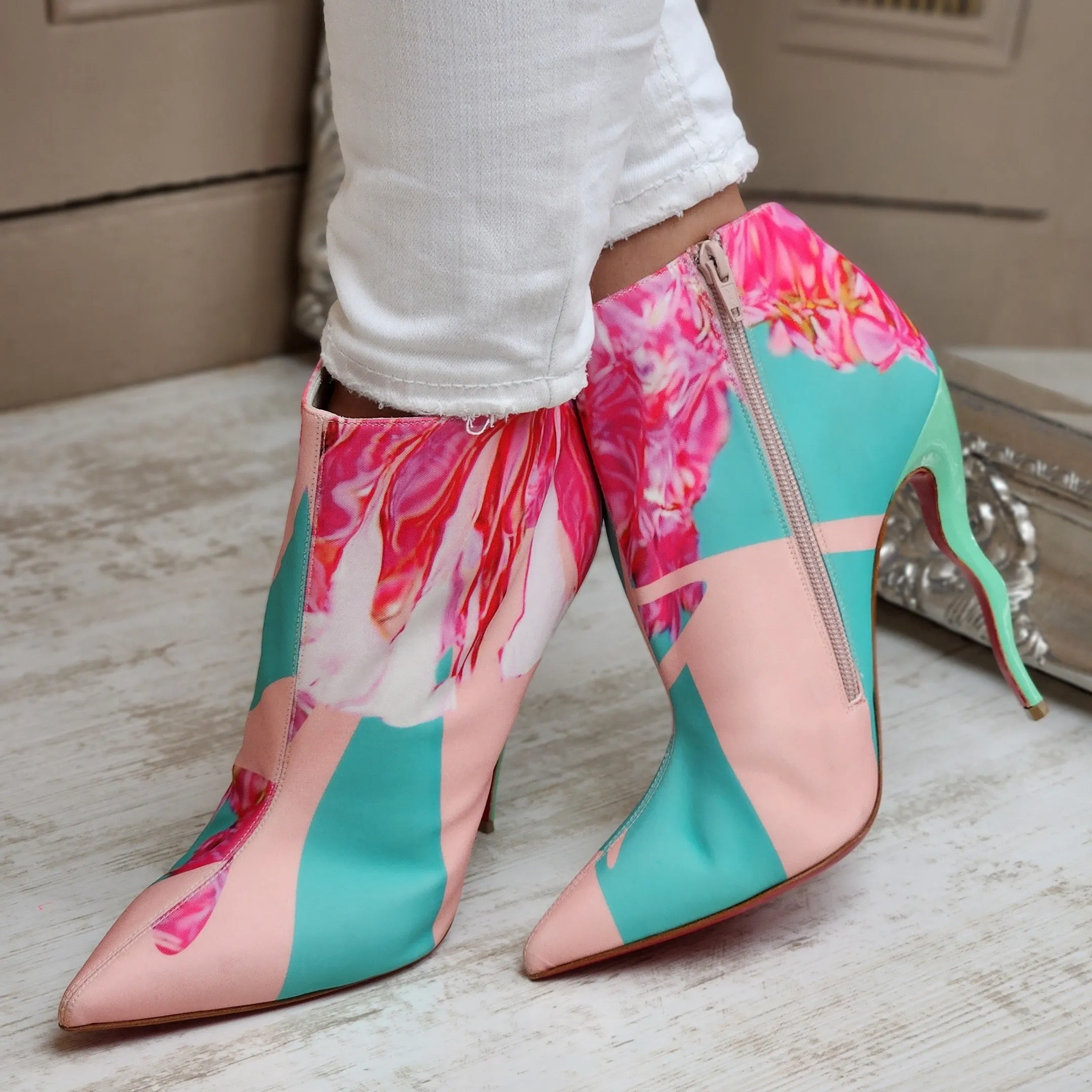 CHRISTIAN LOUBOUTIN SO KATE WAWY HEEL BOOTS EU 40/ UK 7