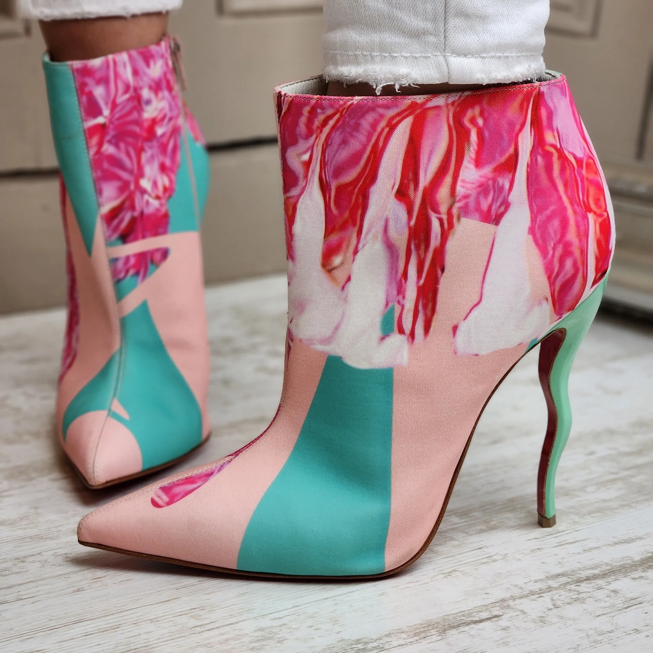 CHRISTIAN LOUBOUTIN SO KATE WAWY HEEL BOOTS EU 40/ UK 7