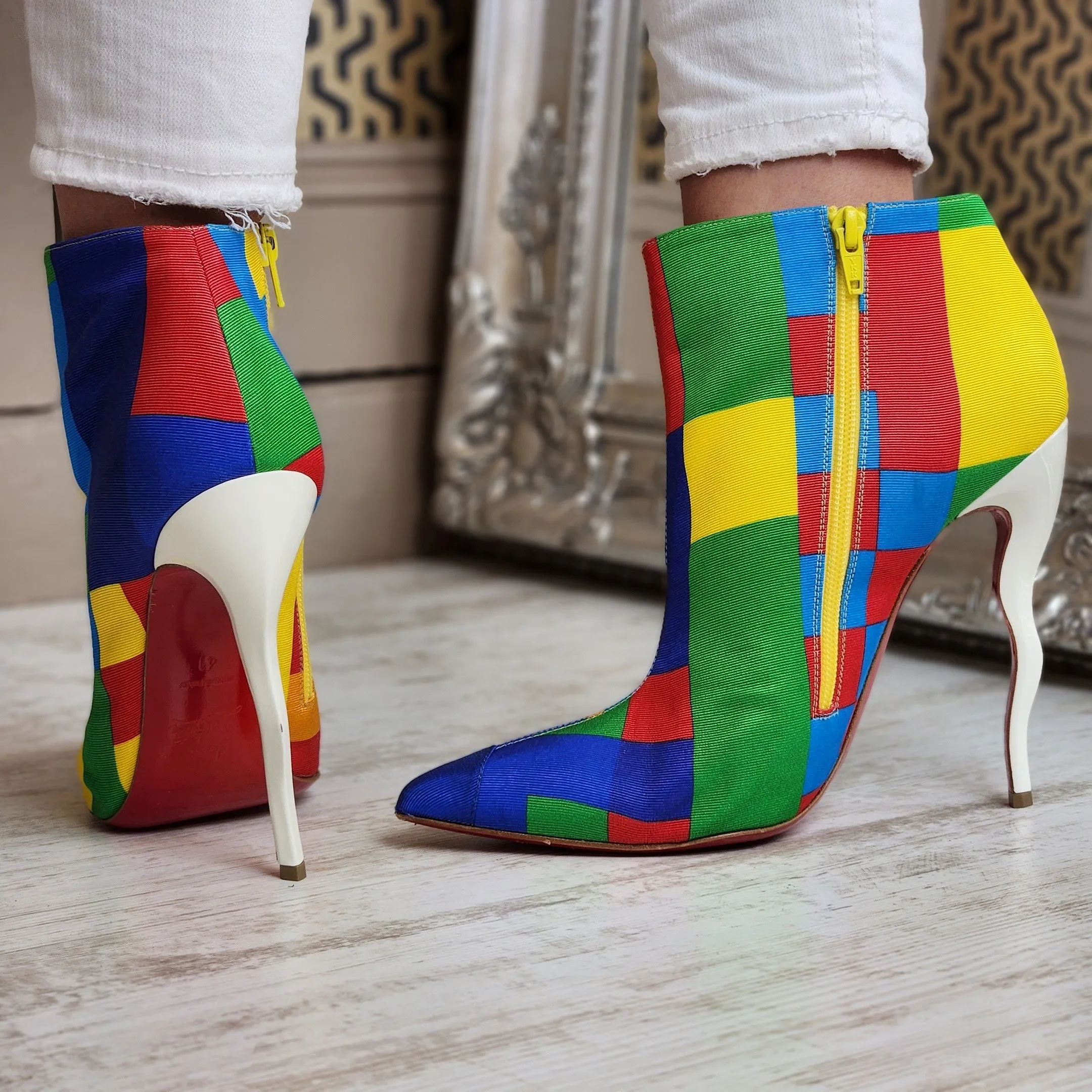 CHRISTIAN LOUBOUTIN SO KATE WAWY HEEL BOOTS EU 41/ UK 8