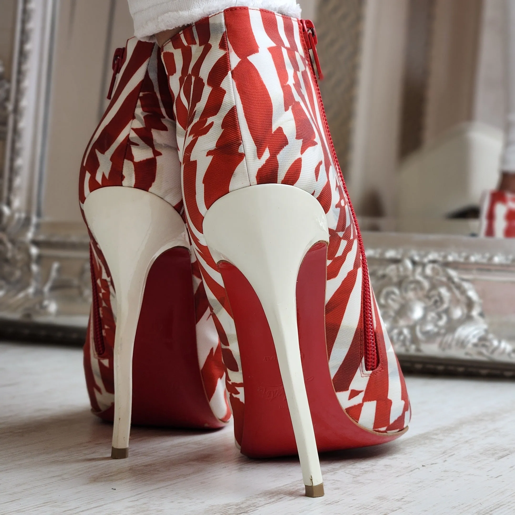 CHRISTIAN LOUBOUTIN STRIPED SO KATE WAWY HEEL BOOTS EU 41/ UK 8
