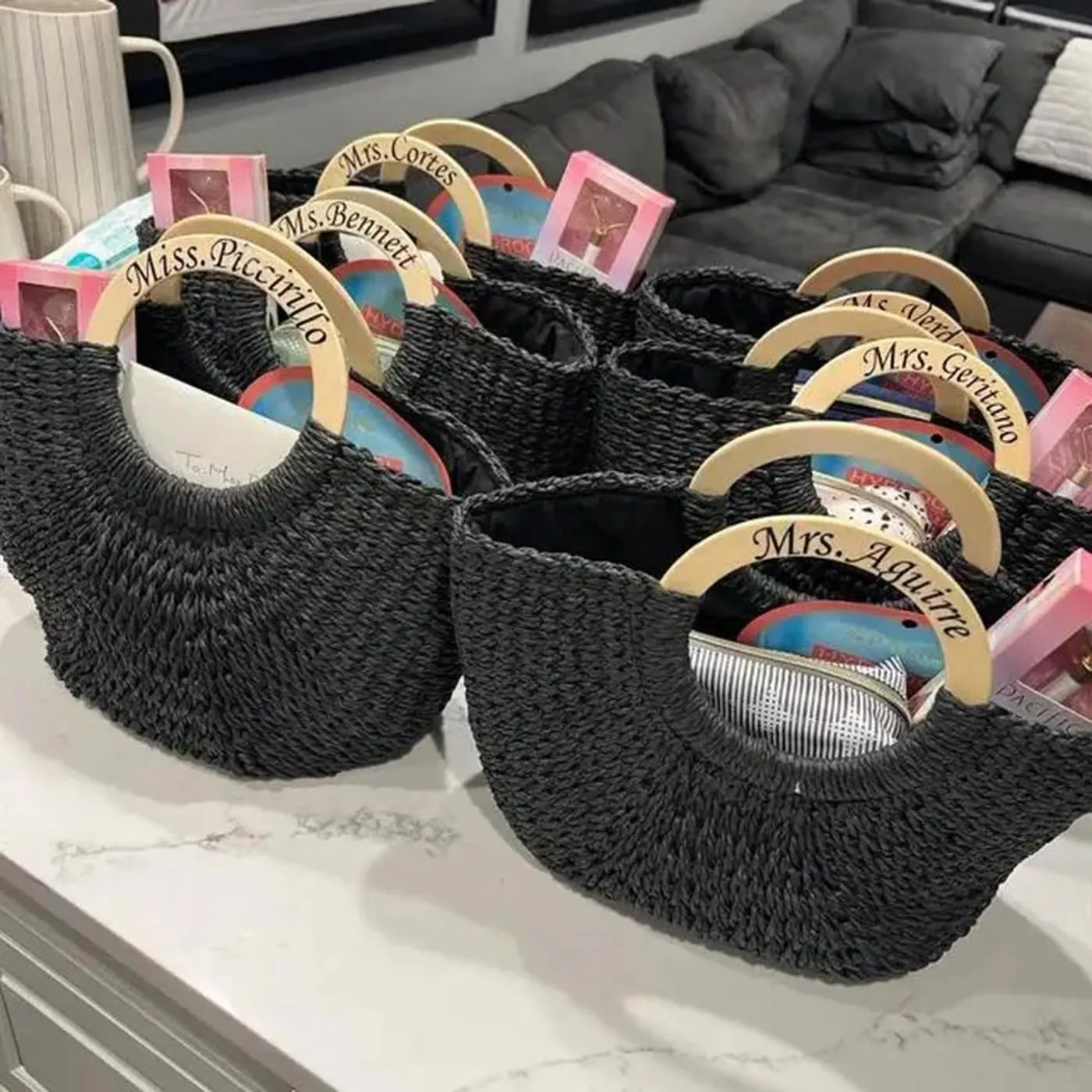 Customized Future Mrs Bag Personalized Beach Bag for Bride Bridal Party Straw Beach Bag with Wooden Handle