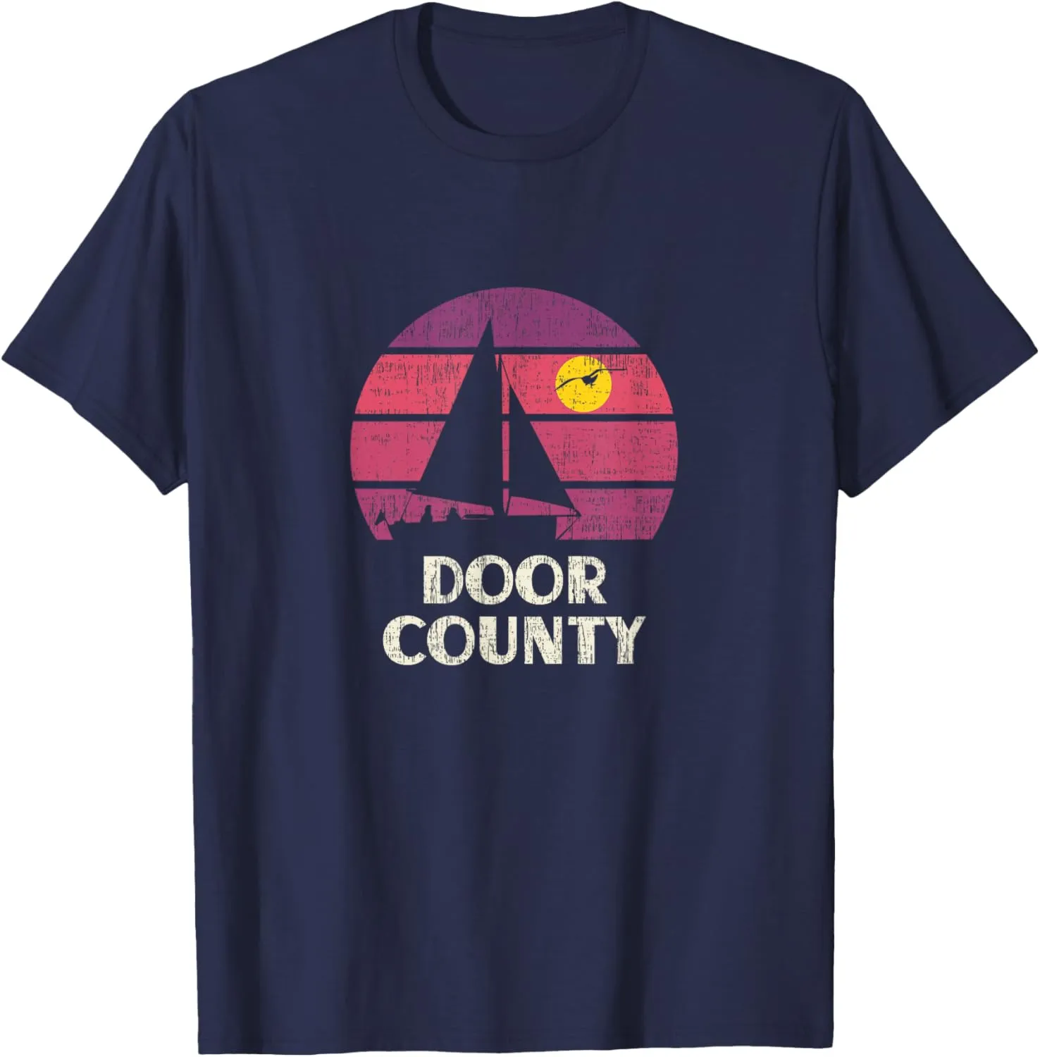 Door County WI Sailing Retro 70s Vintage Sunset Sailboat T-Shirt