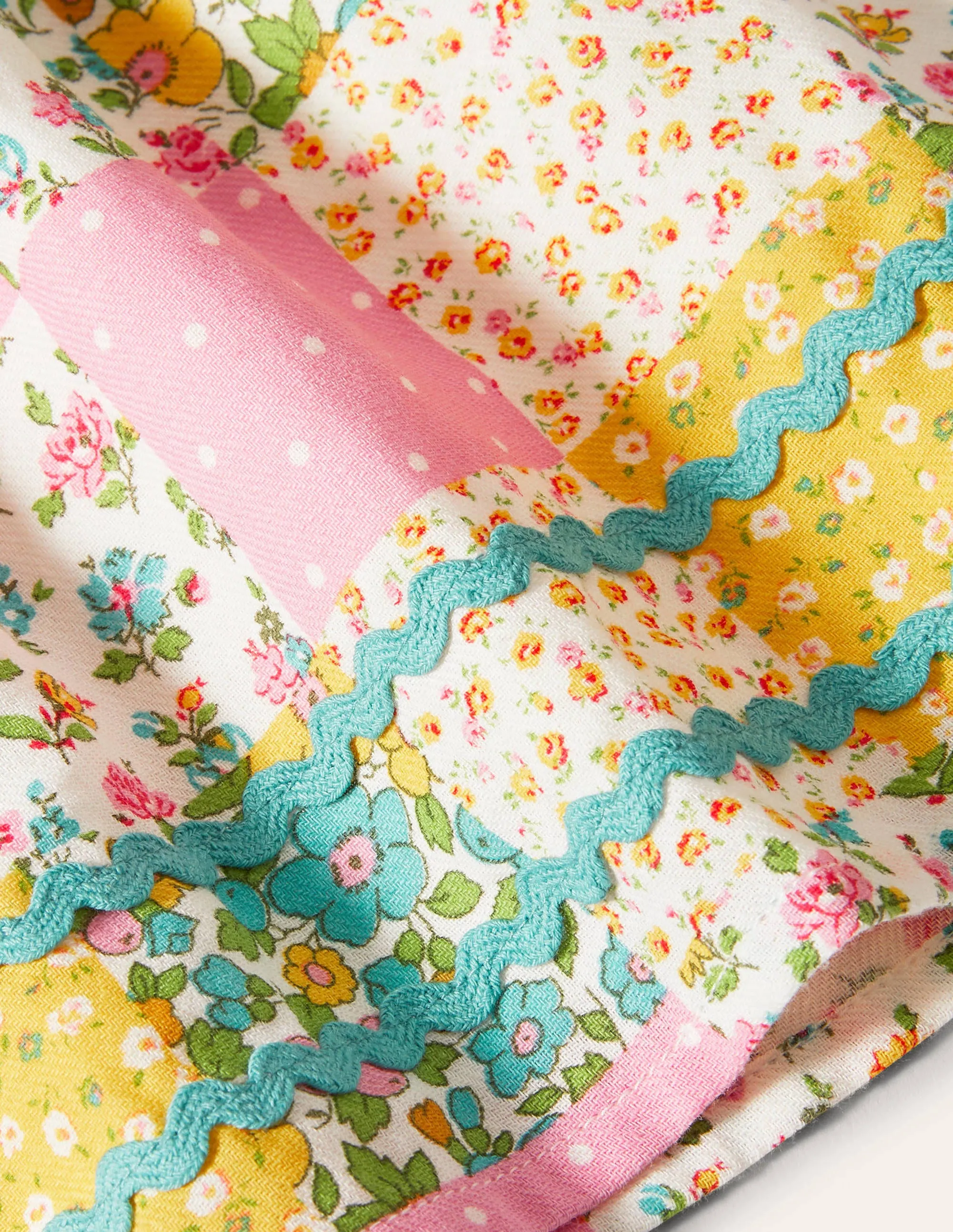 Patchwork Pinnie Set-Multi Patchwork Floral