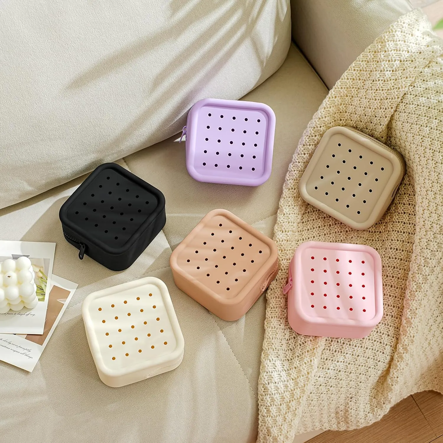 Silicone Makeup Bag with Holes, Small Waterproof Travel Cosmetic Bag, Stylish Travel Toiletry Pouch, Multi-Purpose with Holes Pouch Perfect for Sports, Beach, Pool(01Pink)