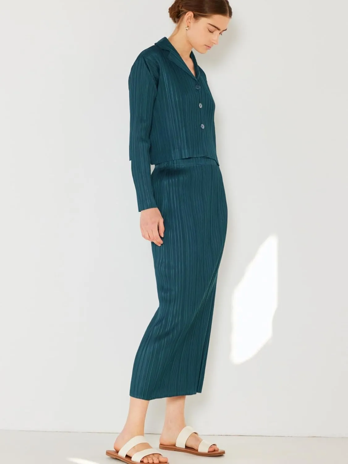 Women's Casual Pencil Skirt Elegant Pleated Midi Skirt Deep Green High-Waist Lightweight Fabric Relaxed Fit Perfect